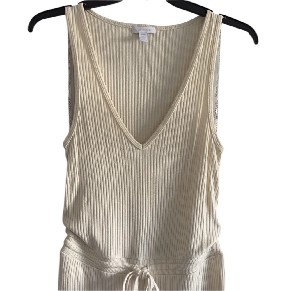 Beyond Yoga Jetsetter Jumpsuit in Ivory Size Medium - Picture 3 of 8